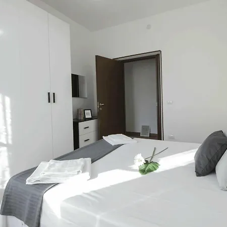 Cau - Viale Europa Apartment *