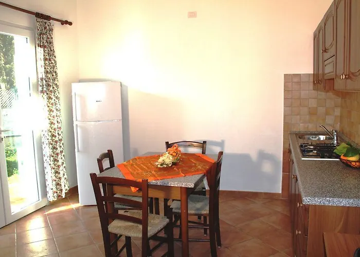 Cau - Viale Europa Apartman